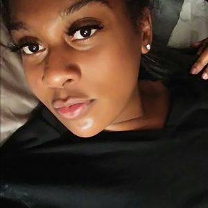 Meet your Posher, Shirley